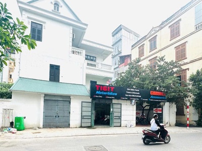 Biệt thự sân vườn lạc long quân, tây hồ, 3 ô tô tránh, 432m2 3t mt 17m, chỉ 185 tỷ 0