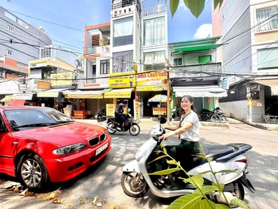 Nhà bán mặt tiền đ. xóm chiếu- vi trí kinh doanh sầm uất- đối diện trường trung học nguyễn trải 0