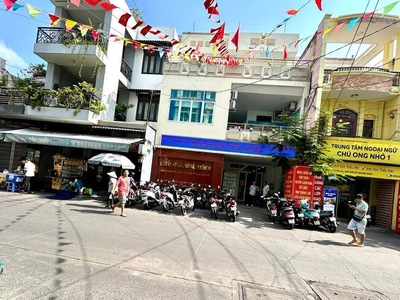 Nhà bán víp nha siêu đẹp - ngay mặt tiền đường- cách vài bước đên chợ 200 -ubnd- trường học -nhà 1