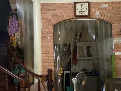 Cho thuê nhà riêng ngõ 97 văn cao, ba đình. dt 70m2 4.5 tầng ô tô đỗ cửa, mỗi tầng 2p-20tr/th 4