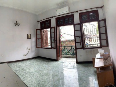 Cho thuê nhà riêng ngõ 97 văn cao, ba đình. dt 70m2 4.5 tầng ô tô đỗ cửa, mỗi tầng 2p-20tr/th 3