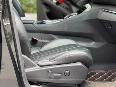 Bán xe Peugeot 3008 2019, số tự động 1.6L, màu đen. 11