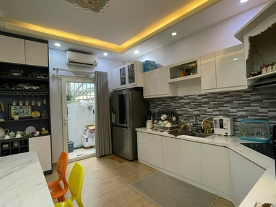 Cần bán gấp nhà MT Đường số 10, Bình Chánh 2