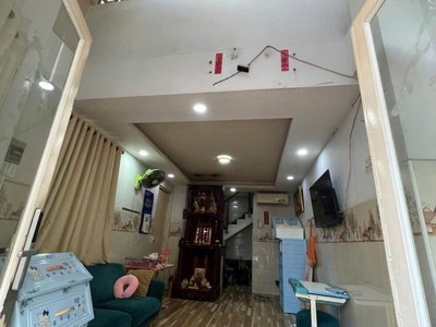 Bán nhà khu vực chợ thiếc, hẻm ôtô 8m 5tầng tạ uyên q11,dọn vào ở liền-nhỉnh 5tỷ 1