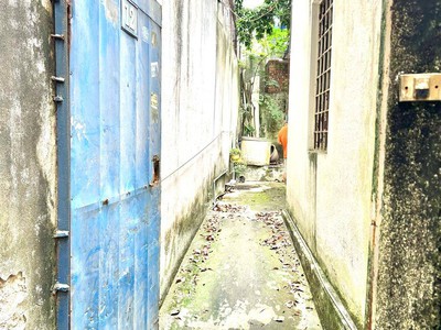 Bán nhà phố cầu đất 104m2, mặt tiền rộng, ngõ nông gần phố, khách mua về đầu tư xây 6-7 tầng thang 1