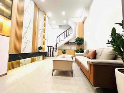 Chưa đến 4 tỷ - sở hữu ngay nhà 5 tầng tại trung tâm hai bà trưng, vị trí đắc địa - dt 25m2 giá chỉ 0