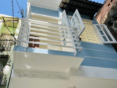 Bán nhà CMT8 - Q.10 29m2 5PN 4WC - giá 4,8 tỷ 0