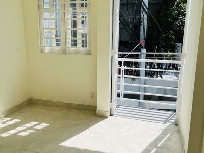 Bán nhà CMT8 - Q.10 29m2 5PN 4WC - giá 4,8 tỷ 4