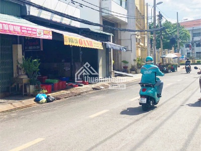 Kho xưởng trần khắc chân ngay chợ hóc môn 2