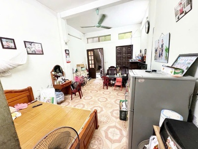 Bán Nhà riêng ngõ Đê Trần Khát Chân, quận Hai Bà Trưng 30m, 3 tầng giá 4.2 tỷ, ngõ nông 1