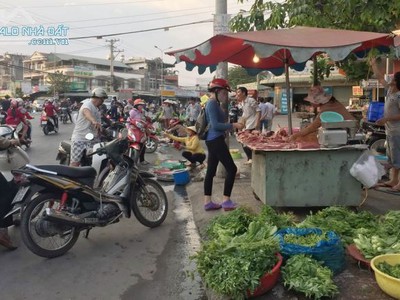 Bán nhà MT tại TP Bến Cát Bình Dương, Nhà 4 tầng MT đường 10 làn xe chạy, tiện KD ngay 3