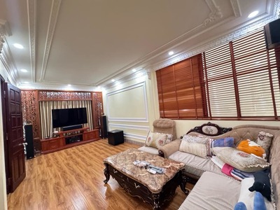 Bán biệt thự  cổ linh-bát khối, 324m x 3 tầng, mặt tiền 10m, sân vườn gara 4 ôtô, full thổ cư 3