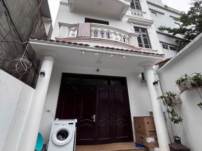 Nhà mới cho thuê từng phòng khép kín, nội thất hiện đại đầy đủ địa chỉ: 282c âu cơ, tây hồ 3