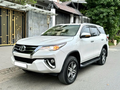 Bán xe Toyota Fortuner 2020 2.4G 4x2 AT dầu, màu trắng. 4