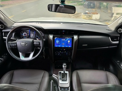 Bán xe Toyota Fortuner 2020 2.4G 4x2 AT dầu, màu trắng. 12