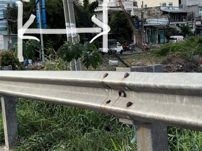 Bán đất: 04 lô liền nhau , lô duy nhất có diện tích lớn, mỗi lô 5x20m  không bán lẻ . 1