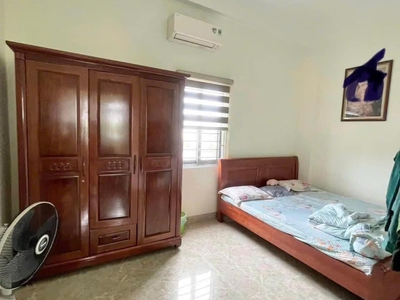 Bán Nhà 3 Tầng Ngõ 33 Cao Xanh Oto Đỗ Cửa. DT:50m2,MT:4.5m 3