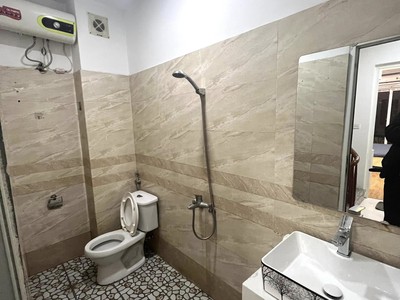 Nhà đẹp phân lô oto con đỗ rất gần - full nội thất - tiện ích ngập tràn - an sinh tốt 1
