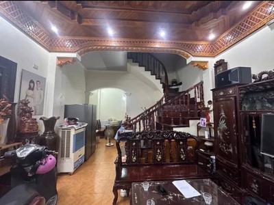 Bán nhà trung tâm hoàng mai. diện tích 56m2, mặt tiền 5m, giá hơn 8 tỷ 3