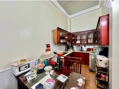 Bán nhà trung tâm hoàng mai. diện tích 56m2, mặt tiền 5m, giá hơn 8 tỷ 4