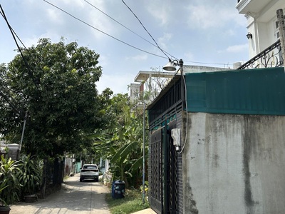 Bán nhà 3 tầng mới 60m2 4 15 cạnh kdc hồng long hiệp bình phước thủ đức chỉ 6.1 tỷ 0