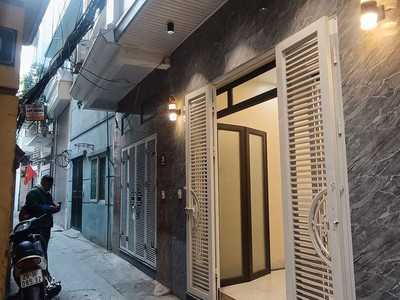 Bán nhà phố hào nam- đống đa mặt ngõ ngông- thông các ngả, 38m2, 4 tầng, mặt tiền  3.6m, 7.65 tỷ. 0
