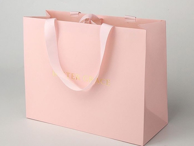 Vì sao nên lựa chọn công ty sản xuất túi giấy In Hoa Long 2