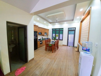 Cho thuê nhà Văn Cao vị trí đẹp, 7 p.ngủ khép kín, DT: 80m2. 2