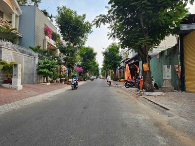 Bán nhà mặt tiền đường nguyễn văn qúy,phú thuận,q7 diện tích 64m2  ngang 5m x dài 13m 10,5 tỷ. siêu 1