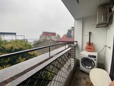 Cho thuê Căn CCMN giá rẻ tại Ngõ 193 Trích Sài, Tây Hồ.  Ban rộng thoáng View mặt hồ. Chỉ 6.5tr 5