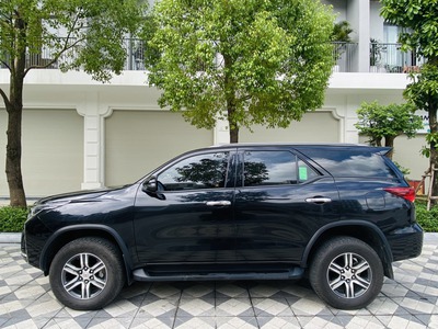 Bán xe Toyota Fortuner 2022 2.4G 4x2 AT dầu, màu đen. 3