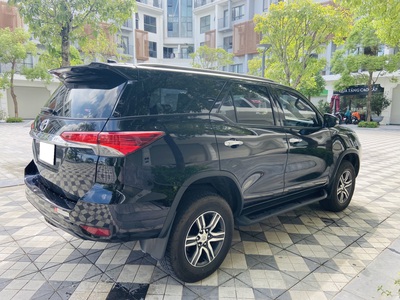 Bán xe Toyota Fortuner 2022 2.4G 4x2 AT dầu, màu đen. 4