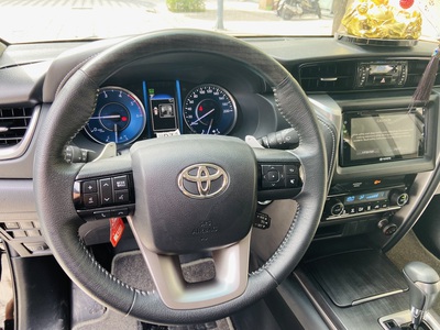 Bán xe Toyota Fortuner 2022 2.4G 4x2 AT dầu, màu đen. 6