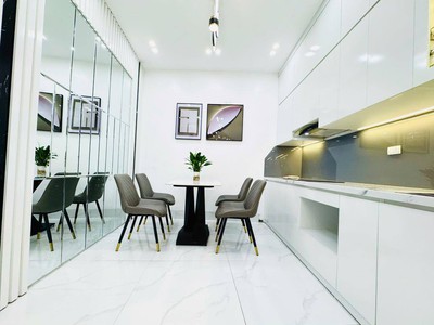 Bán gấp nhà mặt phố Thanh Nhàn 30 mét nhỉnh 6 tỷ 0