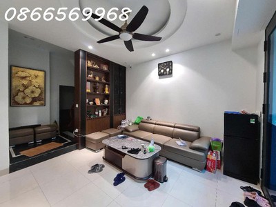 Nhà đẹp la thành, ba đình, dt 40m x 6t thang máy, kinh doanh, ô tô vào nhà, giá 15.5 tỷ 0