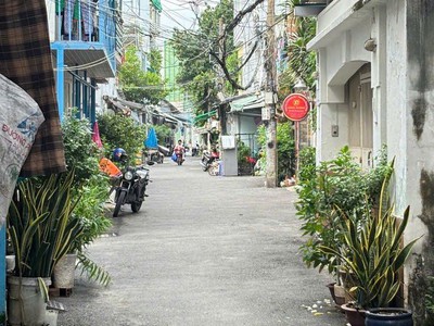 Nhà đẹp hxh 1trục thông, p13 bình thạnh, 5.3mx6.9m, 3tầng btct, nhỉnh 4tỷtl 1