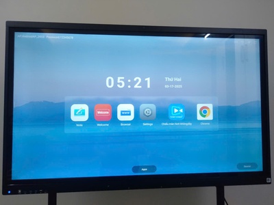 Màn hình tương tác thông minh treo tường có camera 55 inch 1