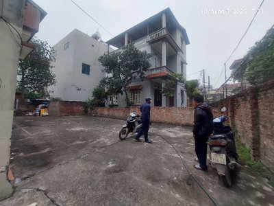 Cho thuê nhà chi đông, mê linh, 180m2, mt6m,3t, 4n. đủ công năng. 9tr/ th. 2