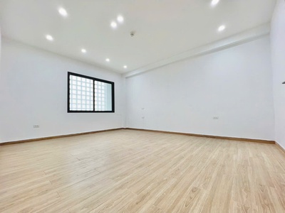Mình cho thuê lại phòng 35m2 trong toà nhà văn phòng ở phố thái hà- đống đa 2
