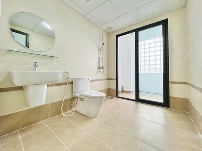 Mình cho thuê lại phòng 35m2 trong toà nhà văn phòng ở phố thái hà- đống đa 3