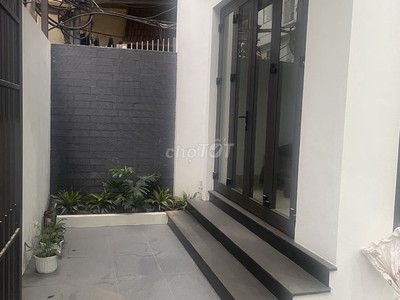Cho thuê nhà 3 tầng ngõ 16 phố thượng thuỵ, phú thượng, tây hồ 0