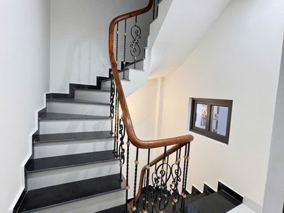 Mua nhà mới cần bán nhà p quan nhân- 34 m2, 5 tầng- mt 5.8m, giá 6.5 tỷ 2