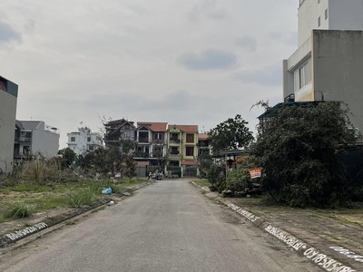 Bán Nhà B2-12 Cao Xanh,Hà Khánh A. DT:90m2,MT:6m Giá Rẻ 1