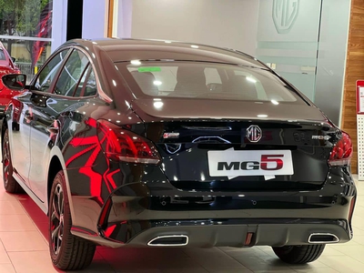 Chính chủ cần bán xe - MG5 Black Edition 0