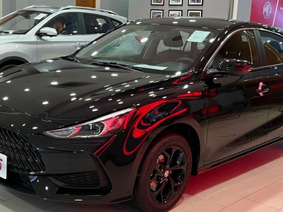 Chính chủ cần bán xe - MG5 Black Edition 1