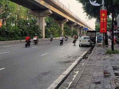 Mặt phố Quang TRung Kinh doanh sầm uất ngày đêm 80m 8 tầng thang máy giá siêu rẻ 0