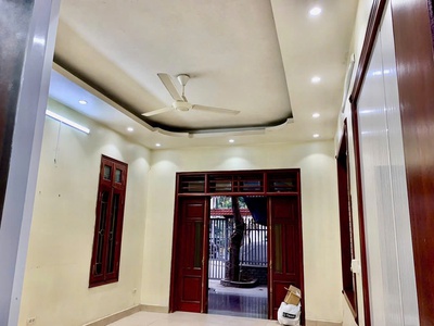 Cho thuê nhà tầng 1 biệt thự pháp vân 120m2, 2 ngủ, vp trung tâm, công ty 15 triệu 3