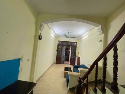 Cho thuê nhà nguyên căn ngõ 327 trần đại nghĩa, 4 tầng, 30m2, 2 ngủ, chỉ 9tr - full nội thất 0