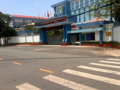 Bán gấp nhà tân sơn nhì ngay trường học tân bình hẻm 5m thông 52m2 ,2 tầng nhỉnh 5 tỷ 1
