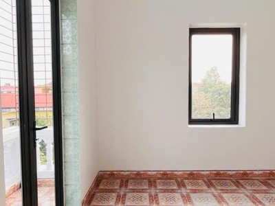 Bán nhà 3 tầng ngõ phố Yết Kiêu, ph Hải Tân, TP HD, 90.6m2, hướng tây bắc, 4 ngủ, chỉ 2.5x tỷ 2